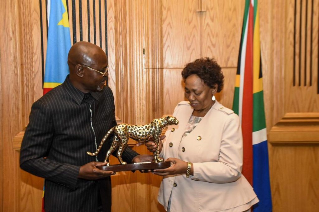 Guy Kabombo Muadiavita : Vers une nouvelle ère de coopération militaire entre la RDC et l’Afrique du Sud