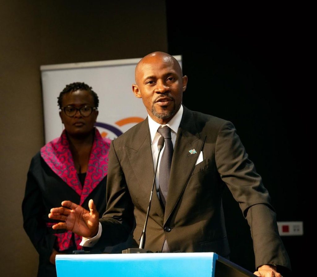 Patrick Muyaya : « Pendant le mois de mars, les femmes ne doivent pas uniquement célébrer leurs droits mais aussi échanger sur les défis auxquels elles doivent faire face »