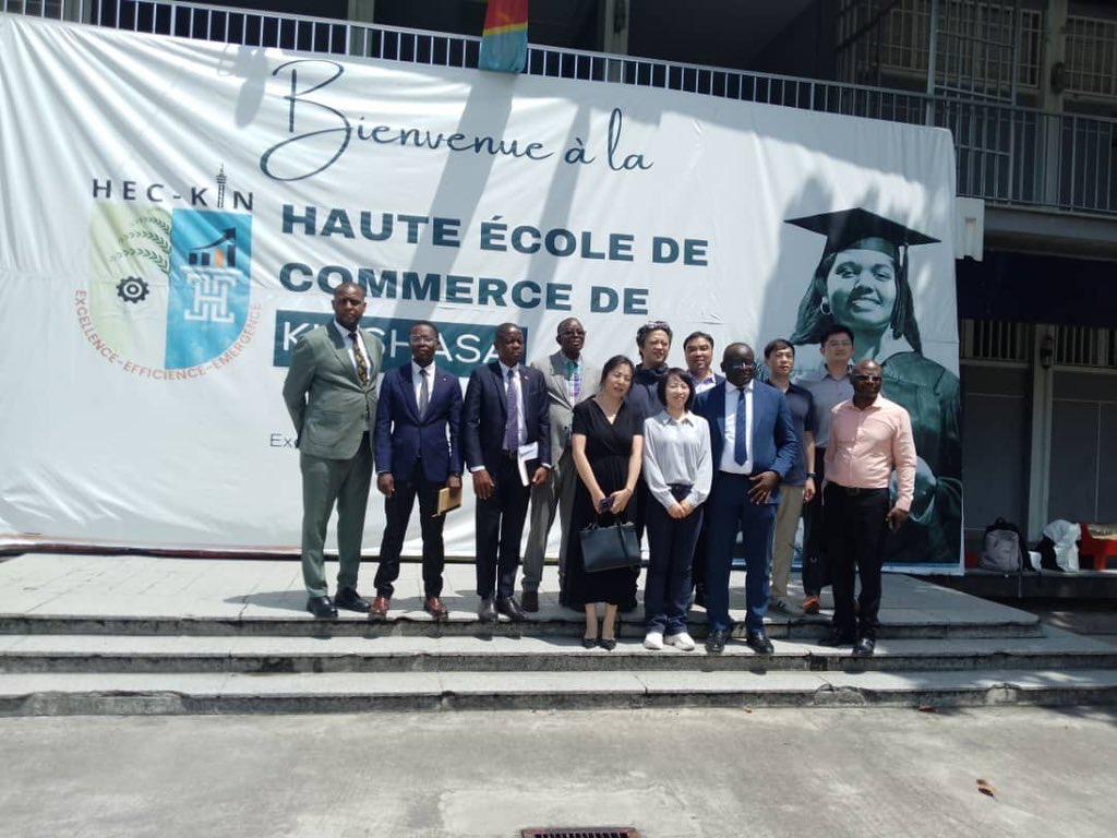 Digitalisation de l’enseignement supérieur : la HEC Kinshasa reçoit le Ministère de l’ESU et « I Fly Tech »