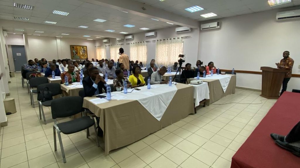 Forum Public d’Ebuteli à Kinshasa : « CSAC, régulateur ou partisan ? »