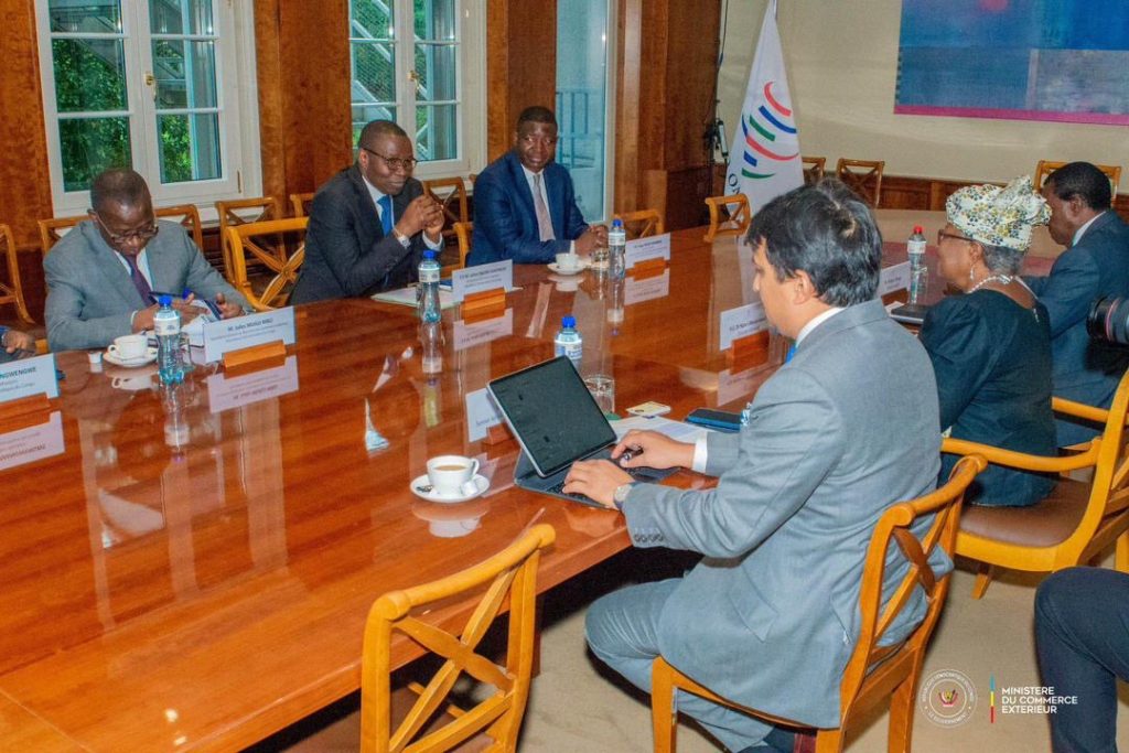 Commerce international : La RDC renforce ses liens avec l’OMC à travers une mission stratégique de Julien Paluku