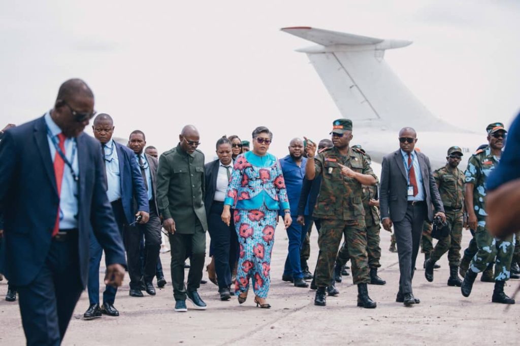 Résistance face à l’occupation : A Ndjili, la Première Ministre salue le courage des policiers et militaires qui n’ont pas capitulé devant le M23 et le Rwanda