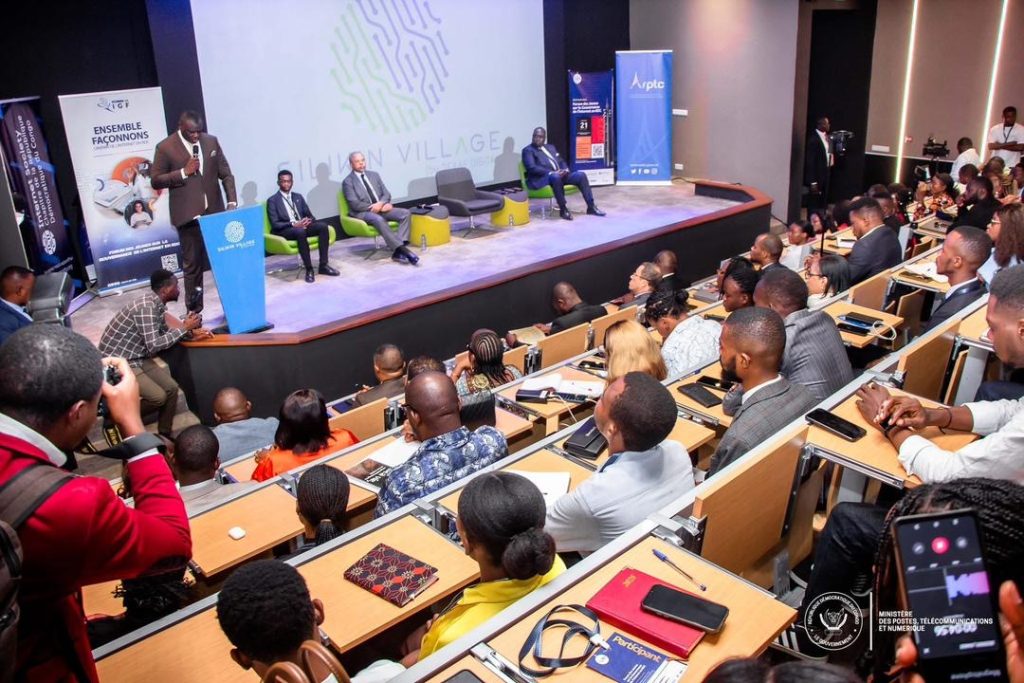 PT-Numérique : Augustin Kibassa Maliba ouvre la 3e Édition du Forum des jeunes sur la Gouvernance de l’Internet en RDC
