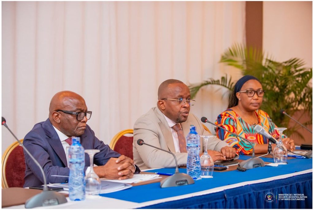 Gouvernance sécuritaire en RDC : Le VPM Jacquemain Shabani lance un atelier de renforcement des capacités des commissions Défense et Sécurité du Parlement
