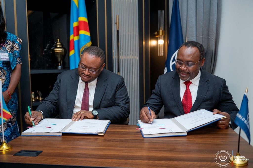 RDC : Le Ministre des Finances Doudou Fwamba et la Banque mondiale signent des accords de financement pour cinq projets évalués à 2 milliards de dollars