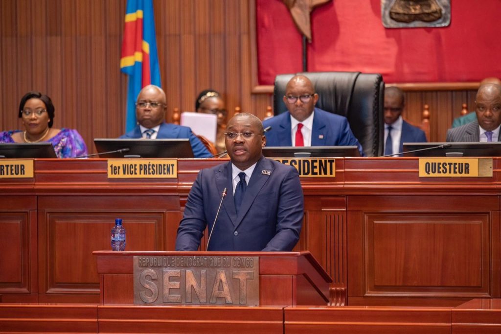 Sénat : Guy Loando explique le Projet de loi sur la modernisation et l’aménagement du territoire en RDC