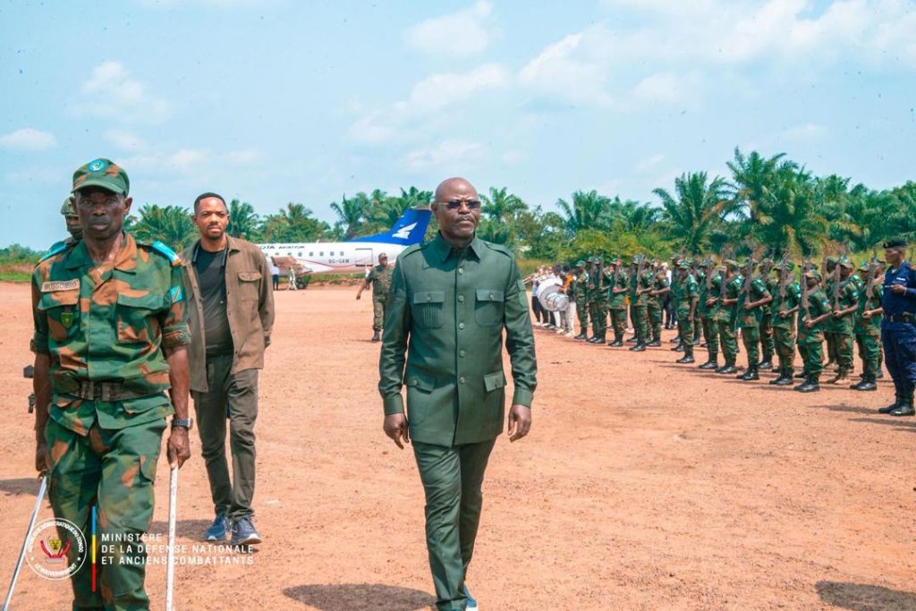 À Lisala, Guy Kabombo renforce la sécurité et inspecte les infrastructures militaires