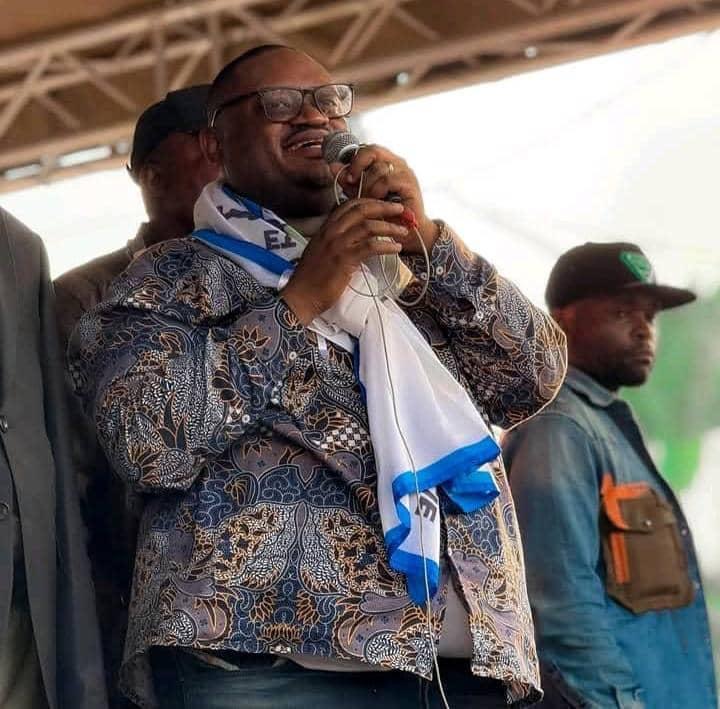 Kasaï Oriental : Doudou Fwamba inspecte des chantiers de travaux publics à Mbuji -Mayi