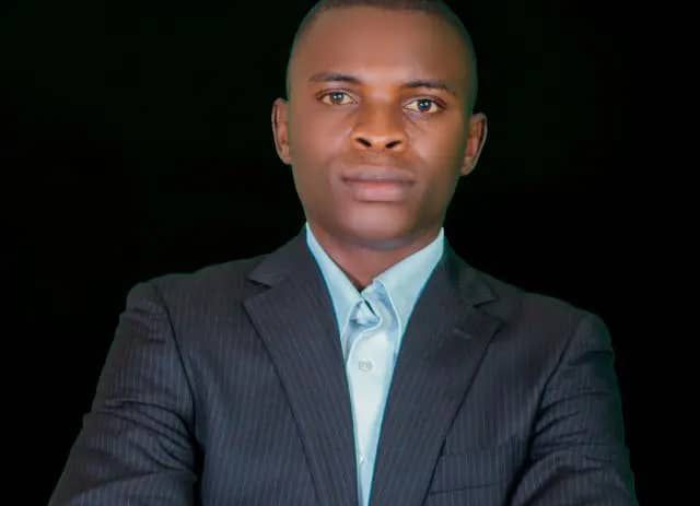 L’acteur politique Fabrice Saa Mbili appele le président tshisekedi à proceder par un dialogue inclusif avant tout remaniement du gouvernement
