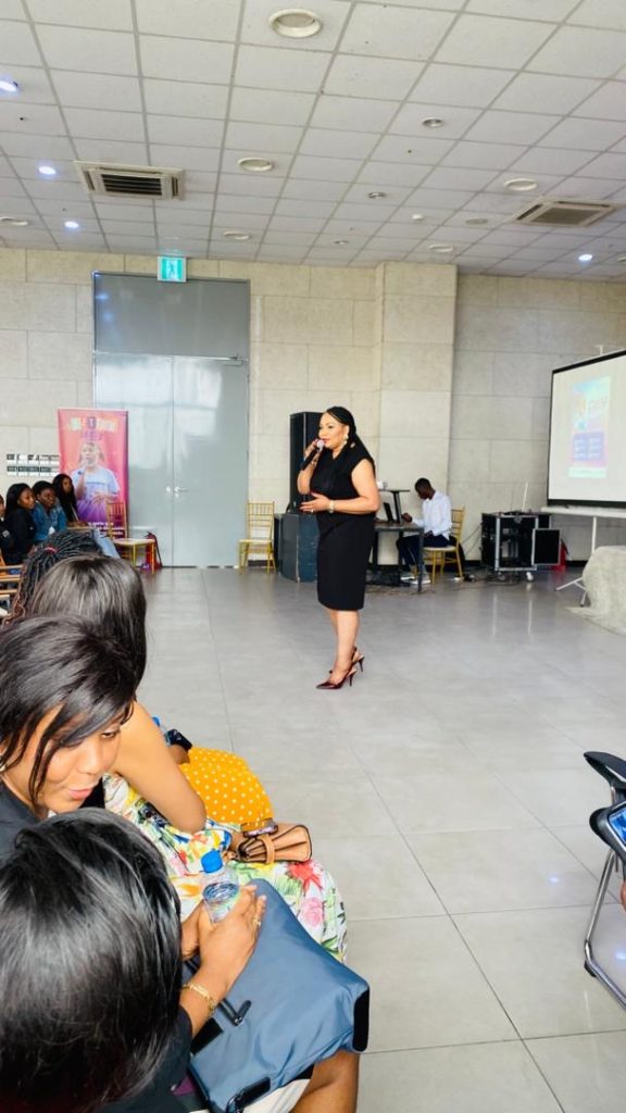 « L’entrepreneuriat, c’est répondre à un besoin » : Microdev et Expertise France accompagnent les femmes