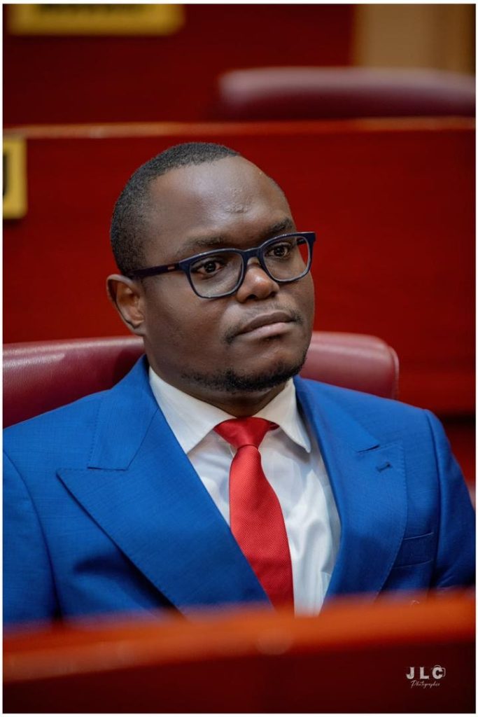 Tribune du Sénateur Ivan Kazadi : « Ce n’est pas un accord comme les autres. Ce n’est pas une répétition des échecs du passé. Il constitue une brèche stratégique, diplomatique et militaire dans ce désastre que connaît notre pays depuis les années 1990 »