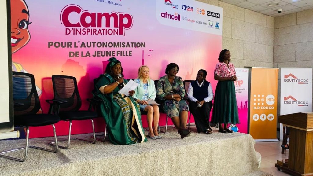 « Personne ne viendra vous donner la permission de réussir » : Gisèle Tshekabu éveille les jeunes des filles du camp d’inspiration