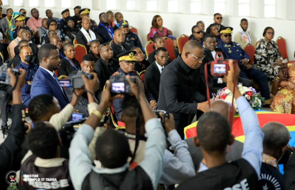 Kinshasa : Le Ministre Ferdinand Massamba rend un dernier hommage à l’honorable Sophie Kakudji