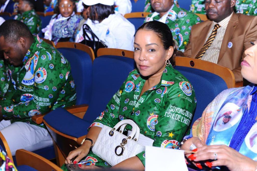 RDC : La sénatrice Anne Mbuguje marque sa présence au 2ᵉ Congrès de l’Union Sacrée de la Nation