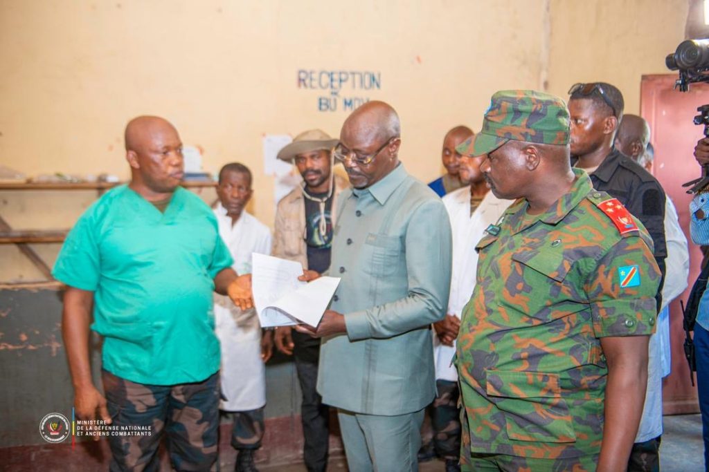 Lokando : Guy Kabombo clôture sa mission d’itinérance dans la 33e région militaire et promet de réhabiliter le centre de formation