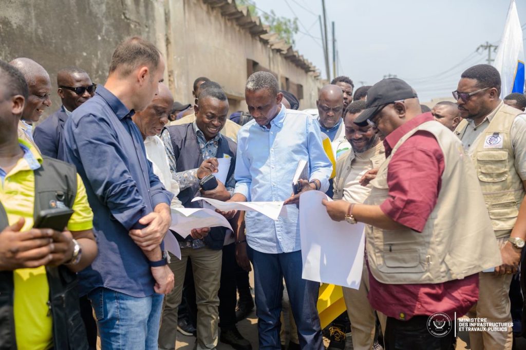 John Banza Lunda lance une inspection d’envergure pour moderniser les routes de Kinshasa