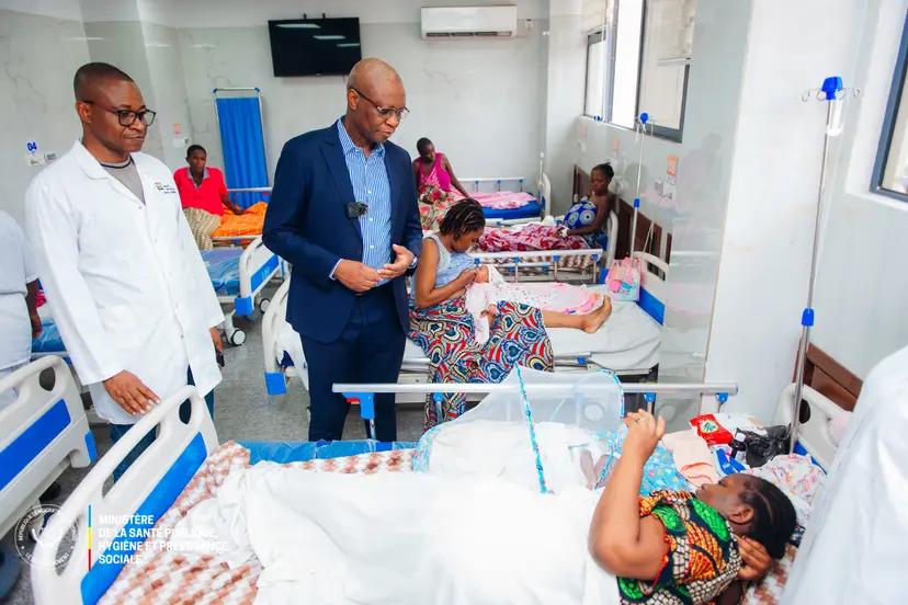 Samuel Roger Kamba en visite surprise au CHU Renaissance : Un appui réaffirmé aux réformes et innovations