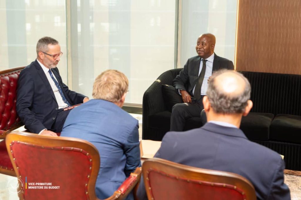 RDC – Budget 2026 : Adolphe Muzito échange avec l’ambassadeur de France sur les priorités gouvernementales