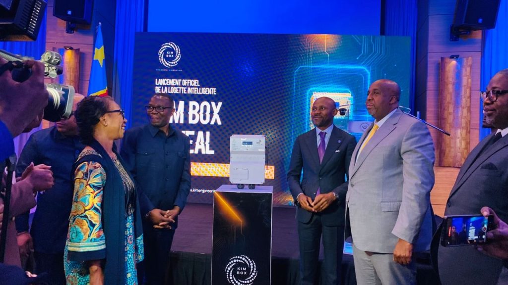 Julien Paluku Kahongya encourage Prisca Makila et promeut la KIM BOX comme innovation africaine