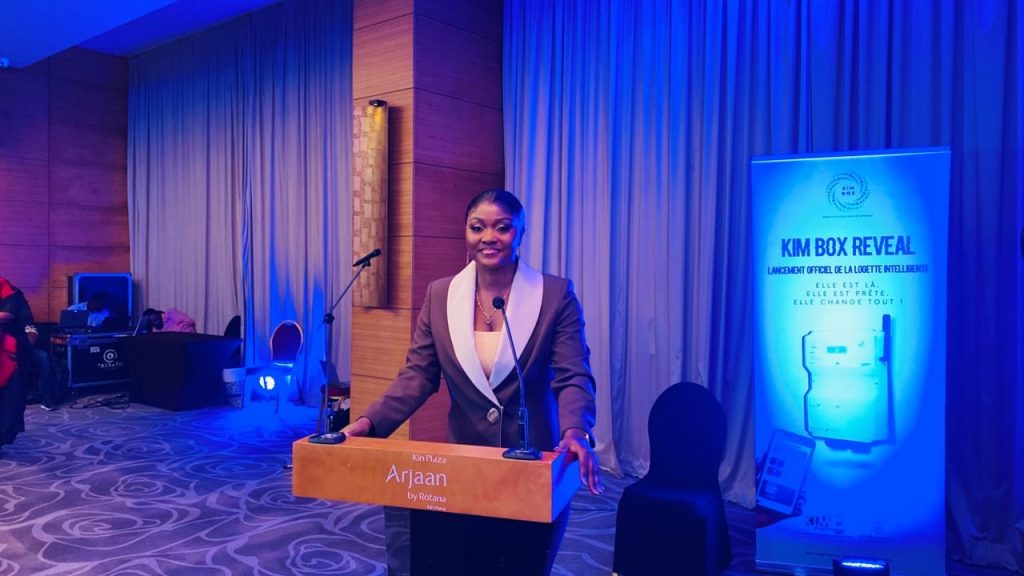 Prisca Makila présente la KIM BOX, une innovation congolaise qui transforme la sécurité énergétique et inspire la jeunesse