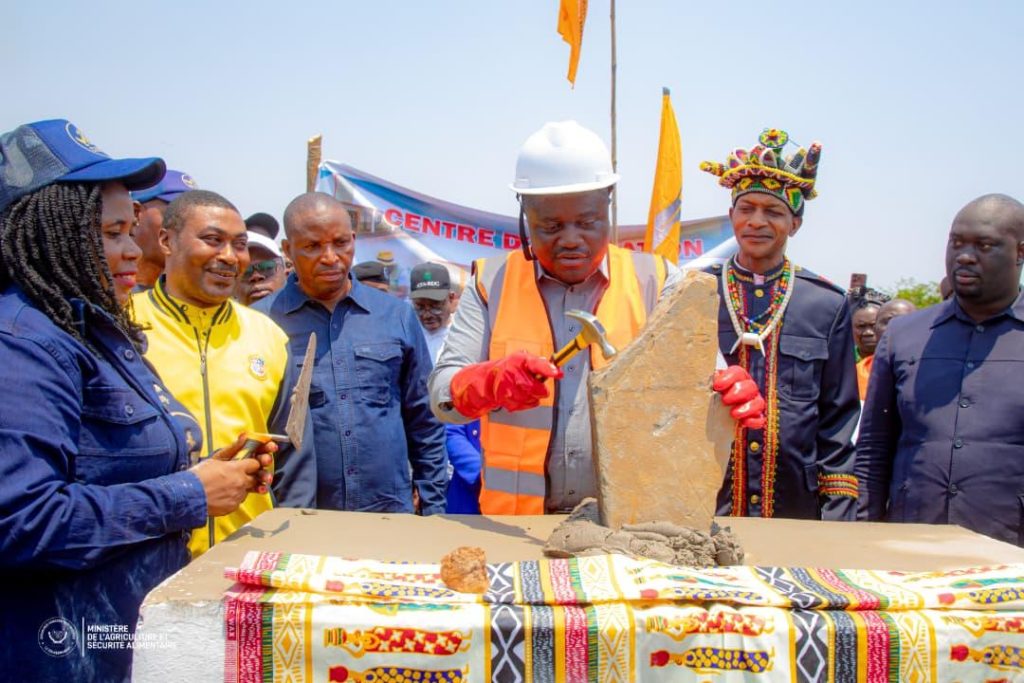 Haut-Katanga : Le ministre d’État Muhindo Nzangi clôture sa mission par des actions fortes en faveur de l’autosuffisance alimentaire