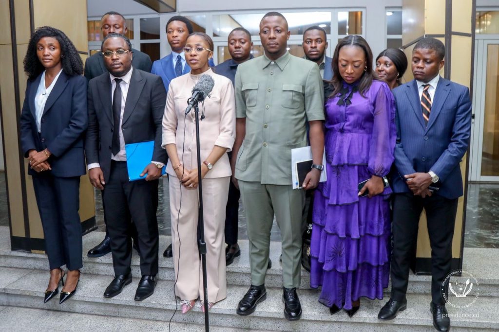 Félix Tshisekedi reçoit la ministre Grâce Emie Kutino, le CNJ et l’Ambassadeur de la jeunesse congolaise pour préparer les Consultations nationales