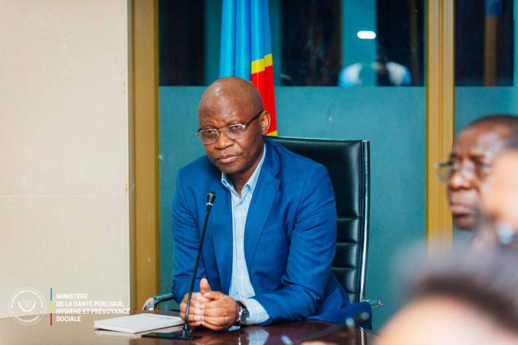 La RDC renforce l’accès aux soins d’urgence avec de nouvelles mesures gouvernementales et régule les frais médicaux pour les patients critiques