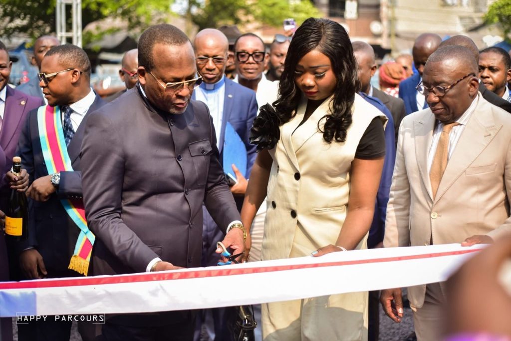 La député nationale Christelle Vuanga inaugure les nouveaux bâtiments de l’école Marie-Reine-des-Anges à Kasavubu