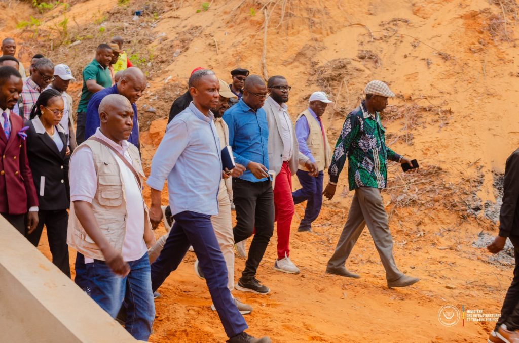 John Banza Lunda en mission d’inspection au Kwango