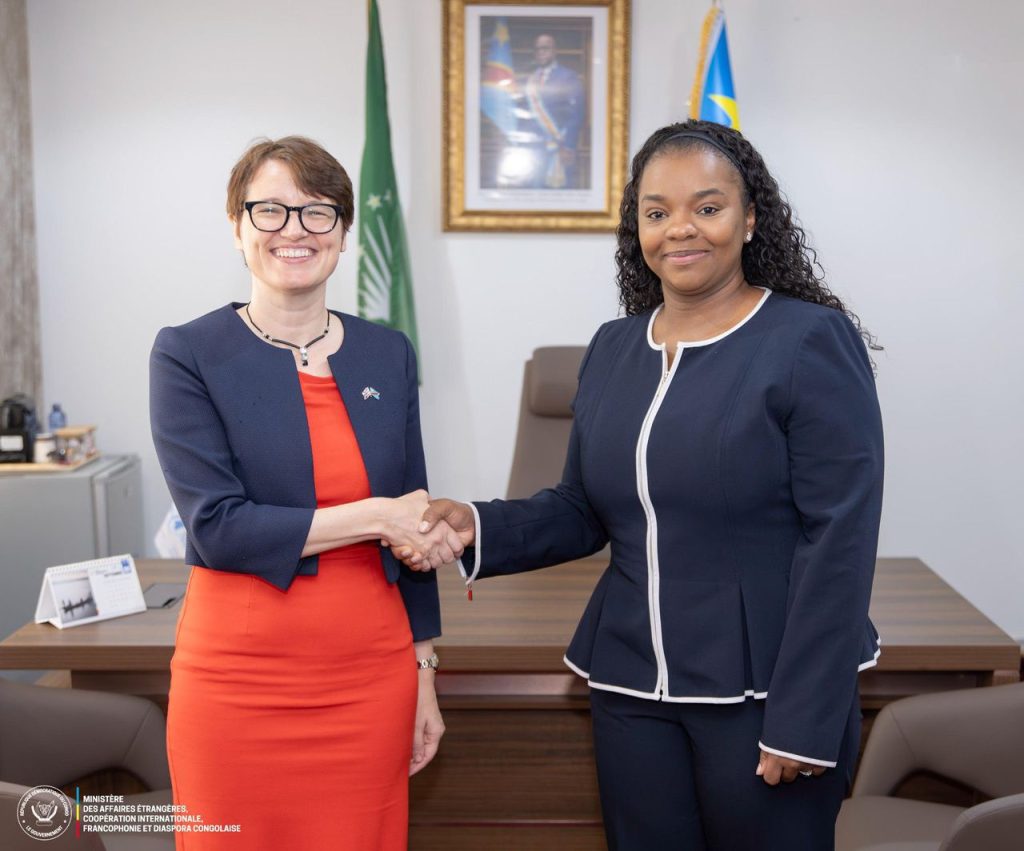 RDC–Royaume-Uni : La Vice-Ministre Noëlla Ayeganagato reçoit l’Ambassadrice Alyson King pour renforcer la coopération bilatérale