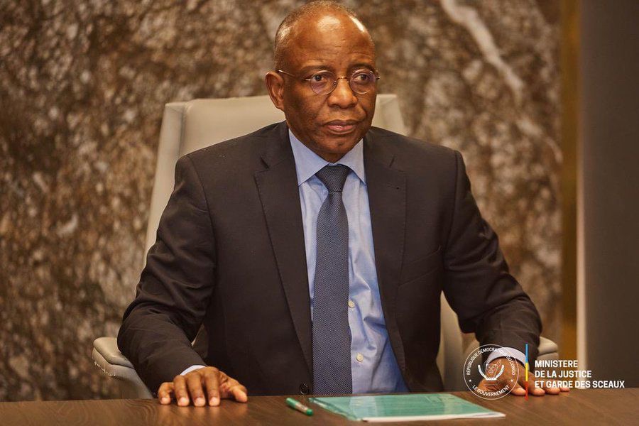 RDC : Guillaume Ngefa suspend temporairement la délivrance de certains documents administratifs pour cinq semaines