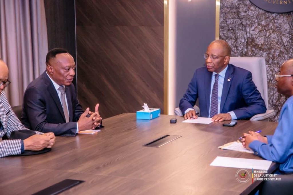 Justice : Le Ministre Guillaume Ngefa reçoit les juges consulaires pour aborder la question de leur rémunération