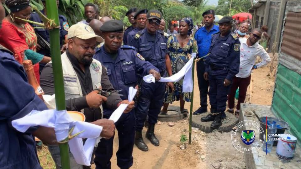 Selembao : Le bourgmestre Mathias Womumu inaugure un nouveau poste de police à la cité Camp Ping pour renforcer la sécurité locale