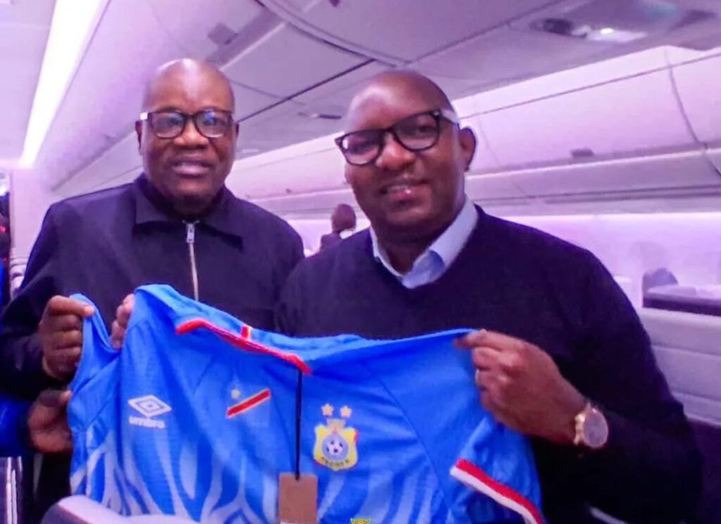 FECOFA : Honoré Loango remet officiellement le maillot des Léopards au président du Sénat Sama Lukonde
