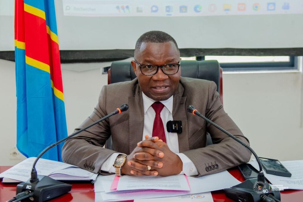 Commerce extérieur : Julien Paluku clôture l’atelier de validation de l’avant-projet de loi sur le régime général du commerce extérieur en RDC