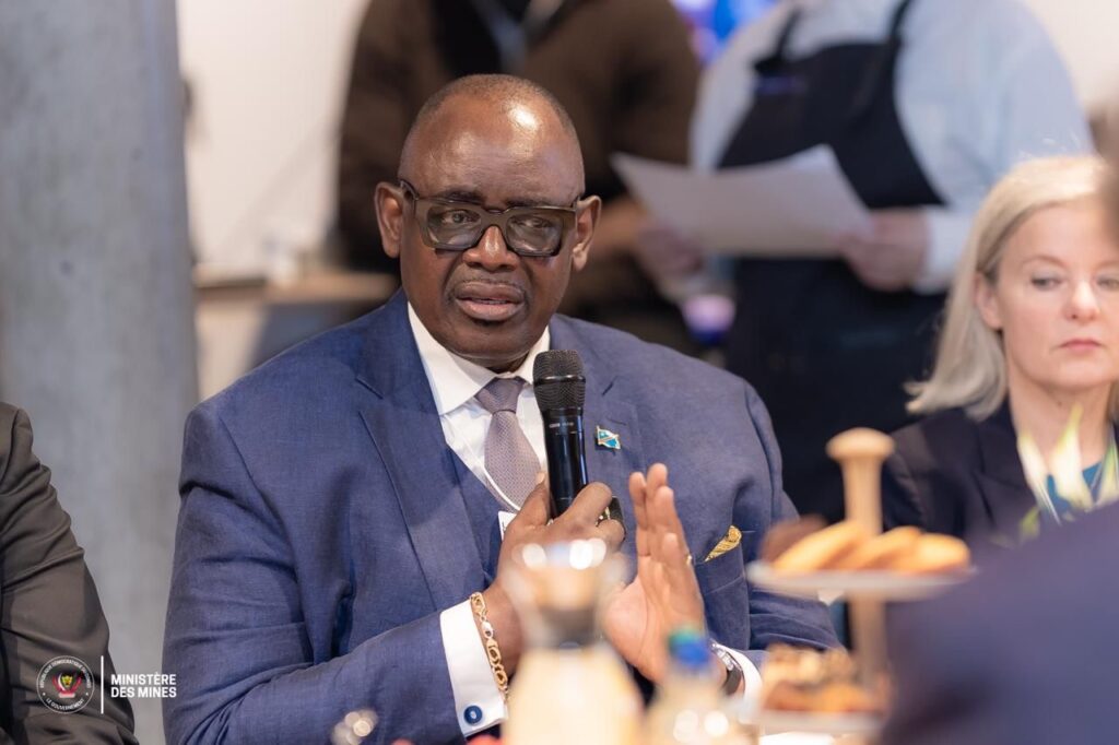 Davos : Le Ministre Louis Watum consolide le leadership de la RDC sur les minéraux critiques et stratégiques