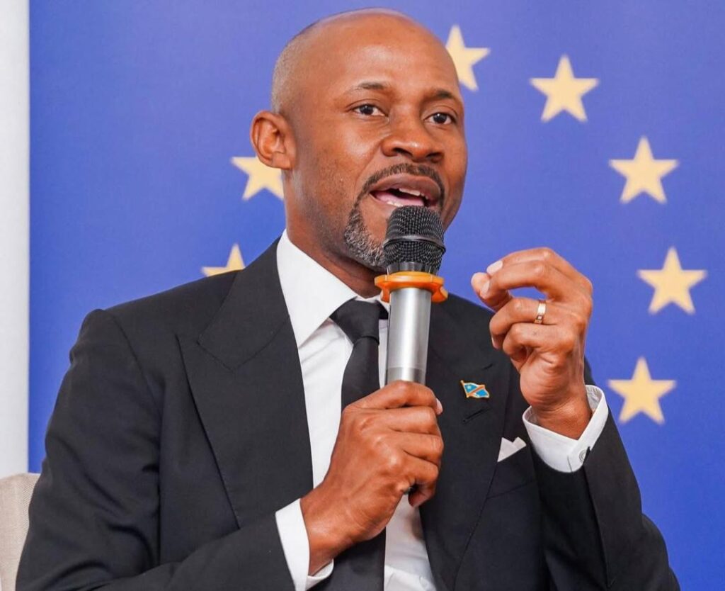 Lutte contre la désinformation : Patrick Muyaya plaide pour l’éducation aux médias et le fact-checking