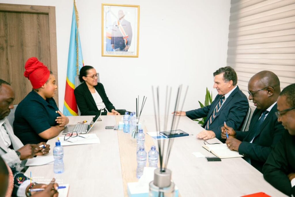 Kinshasa : Raissa Malu et le PAM unissent leurs forces pour renforcer les cantines scolaires en RDC