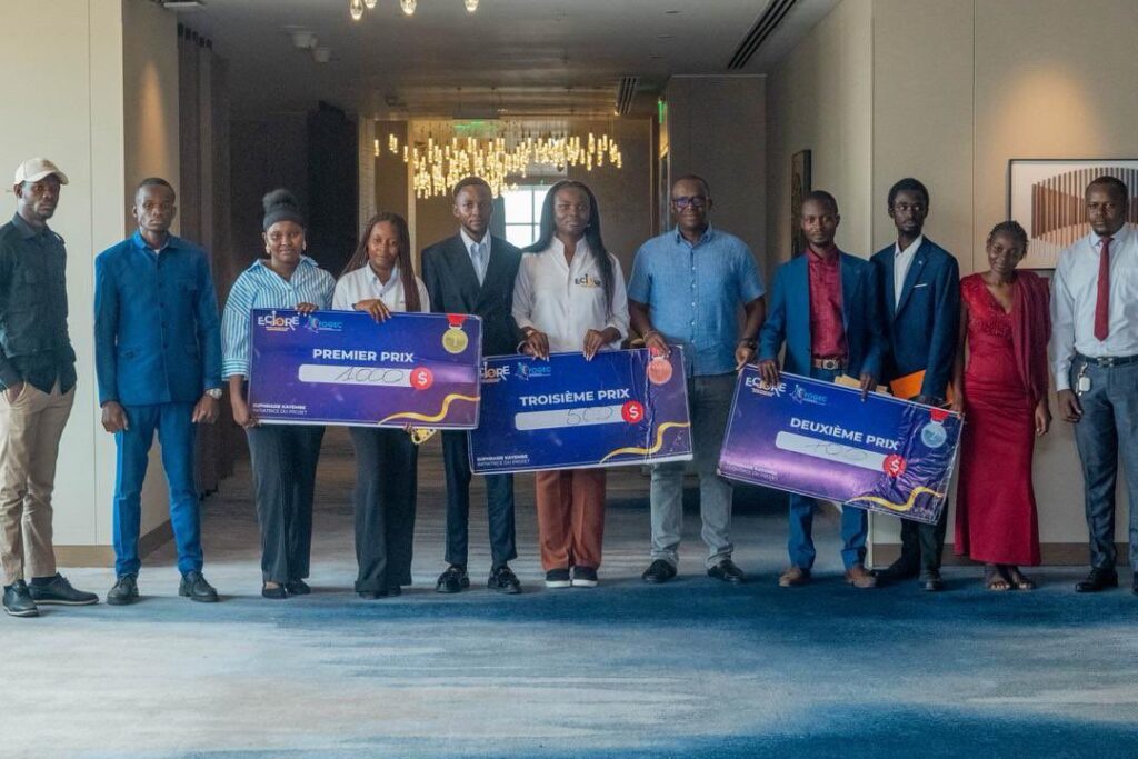 Éclore 2025 : FOGEC remet les enveloppes aux lauréats du Pitch de Projets, un soutien concret aux jeunes entrepreneurs innovants