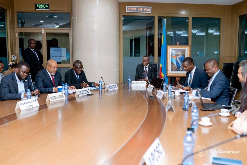 RDC : Le VPM Daniel Mukoko Samba échange avec le FMI sur la fiscalité pétrolière et la troisième revue du programme FEC