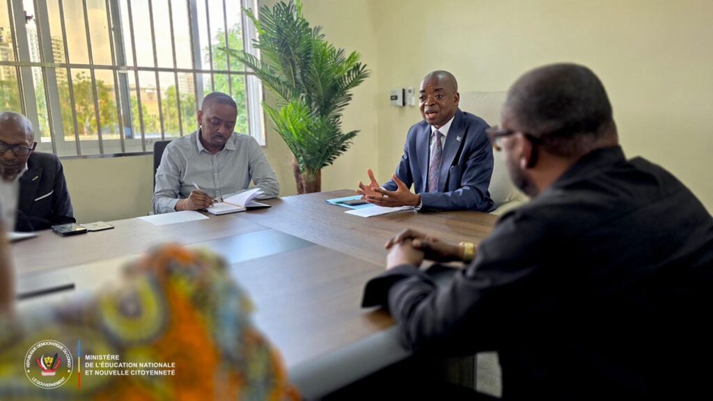 RDC : Vital Lumbala met fin aux ponctions illégales sur la prime des enseignants dès sa prise de fonction à la Dinacope