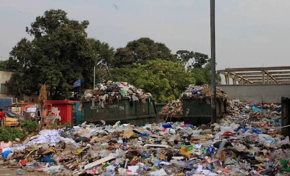 Kinshasa durcit la gestion des déchets dès le 2 mars : tri obligatoire, contrôles renforcés et sanctions pour mettre fin aux dépotoirs sauvages