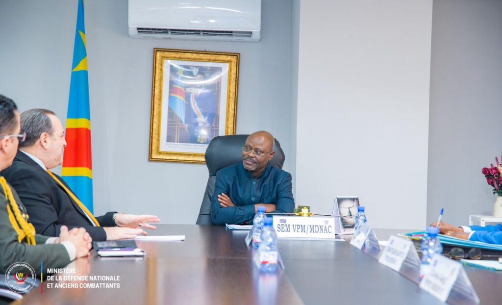 RDC : intense ballet diplomatique au ministère de La Défense