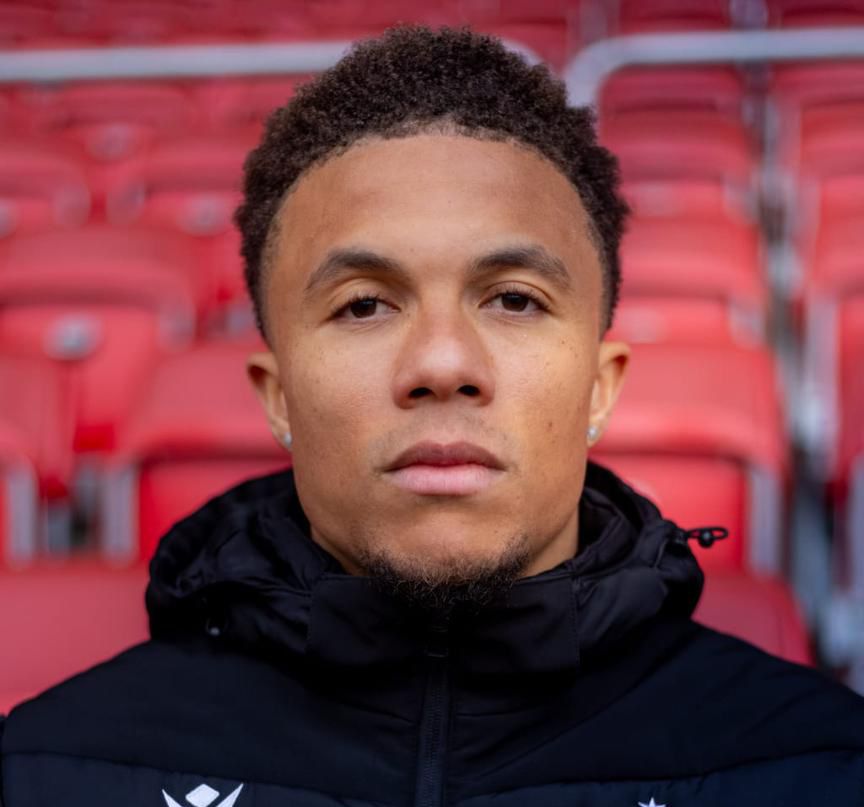 Mercato : Steve Kapuadi s’engage avec le Widzew Łódź