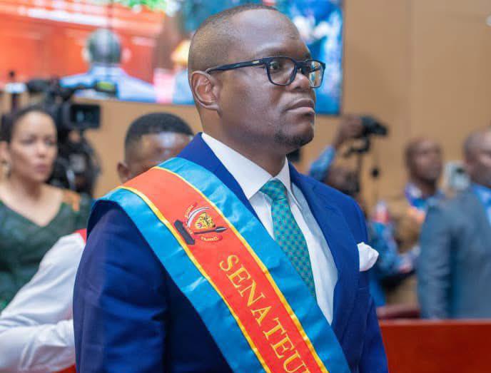 Assemblée Nationale : Ivan Kazadi propose une loi pour protéger les mineurs et encadrer l’accès aux réseaux sociaux