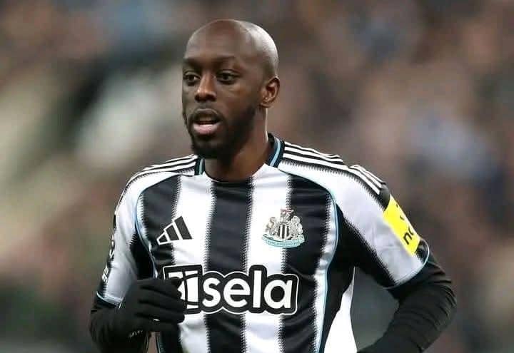 Premier League : Wissa et Newcastle trébuchent face à Everton