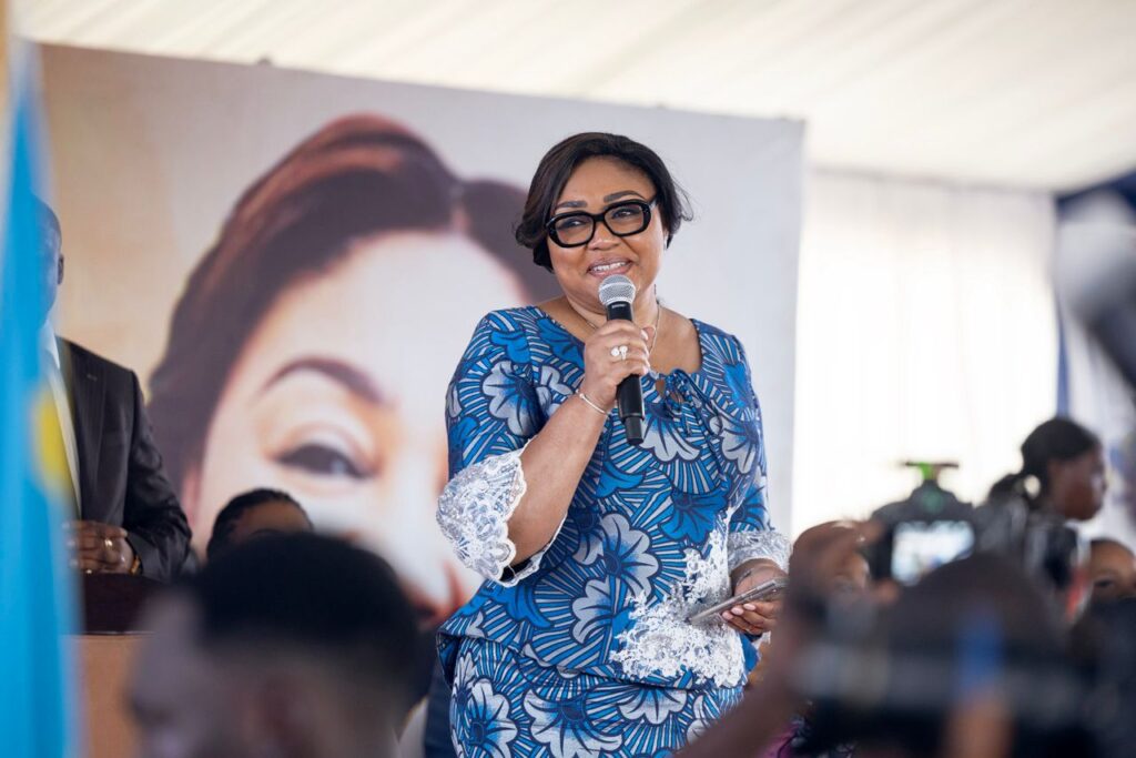 « Les batailles auxquelles il fait face ne sont pas seulement charnelles » : Denise Nyakeru appelle les femmes de l’UDPS à prier pour le président Félix Tshisekedi
