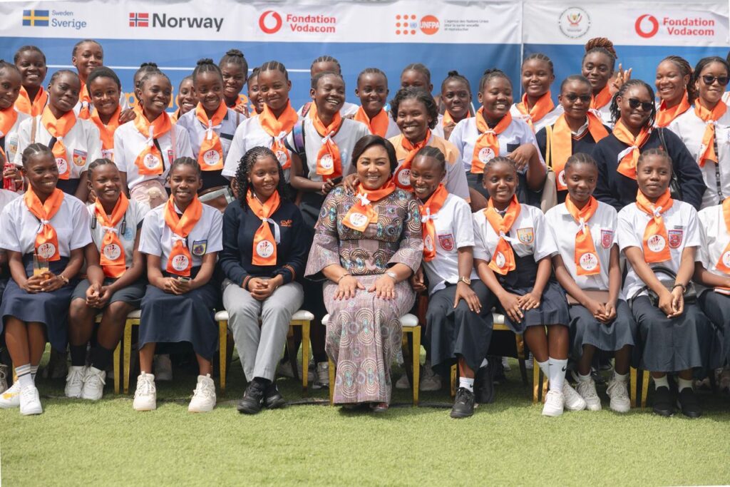 Kinshasa : Denise Nyakeru lance le dialogue intergénérationnel pour former une nouvelle génération de femmes leaders