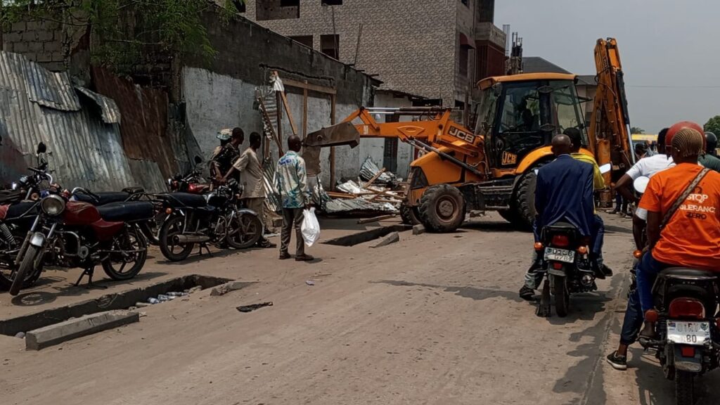Kinshasa : opération de dégagement des véhicules et occupations anarchiques à Ngiri-Ngiri