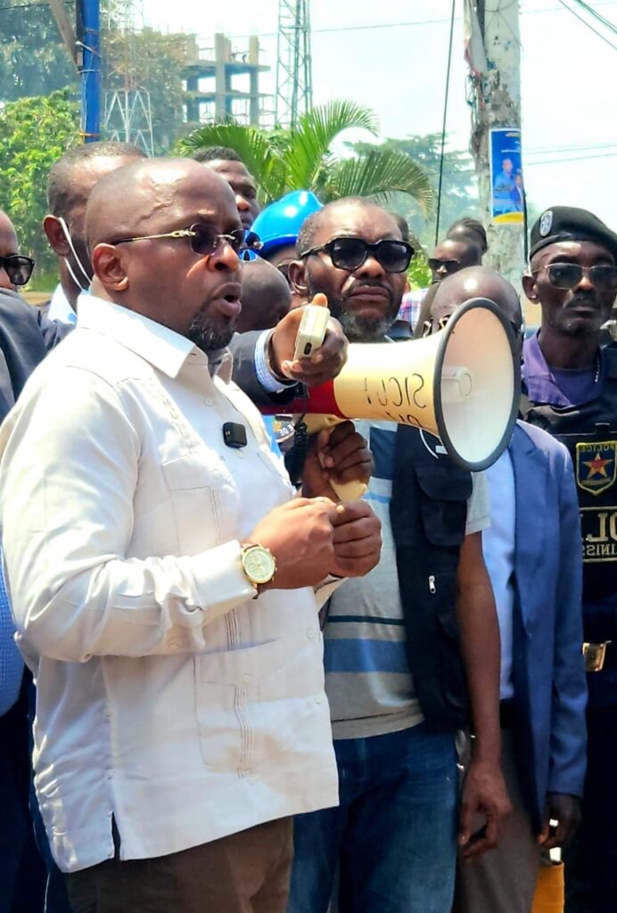La Police Nationale Congolaise s’engage dans la lutte contre l’insalubrité à Kinshasa